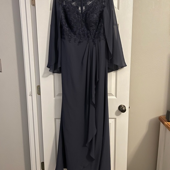 Azazie Mother if the Bride/formal dress - Picture 4 of 5